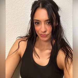 Meet your Posher, Roya